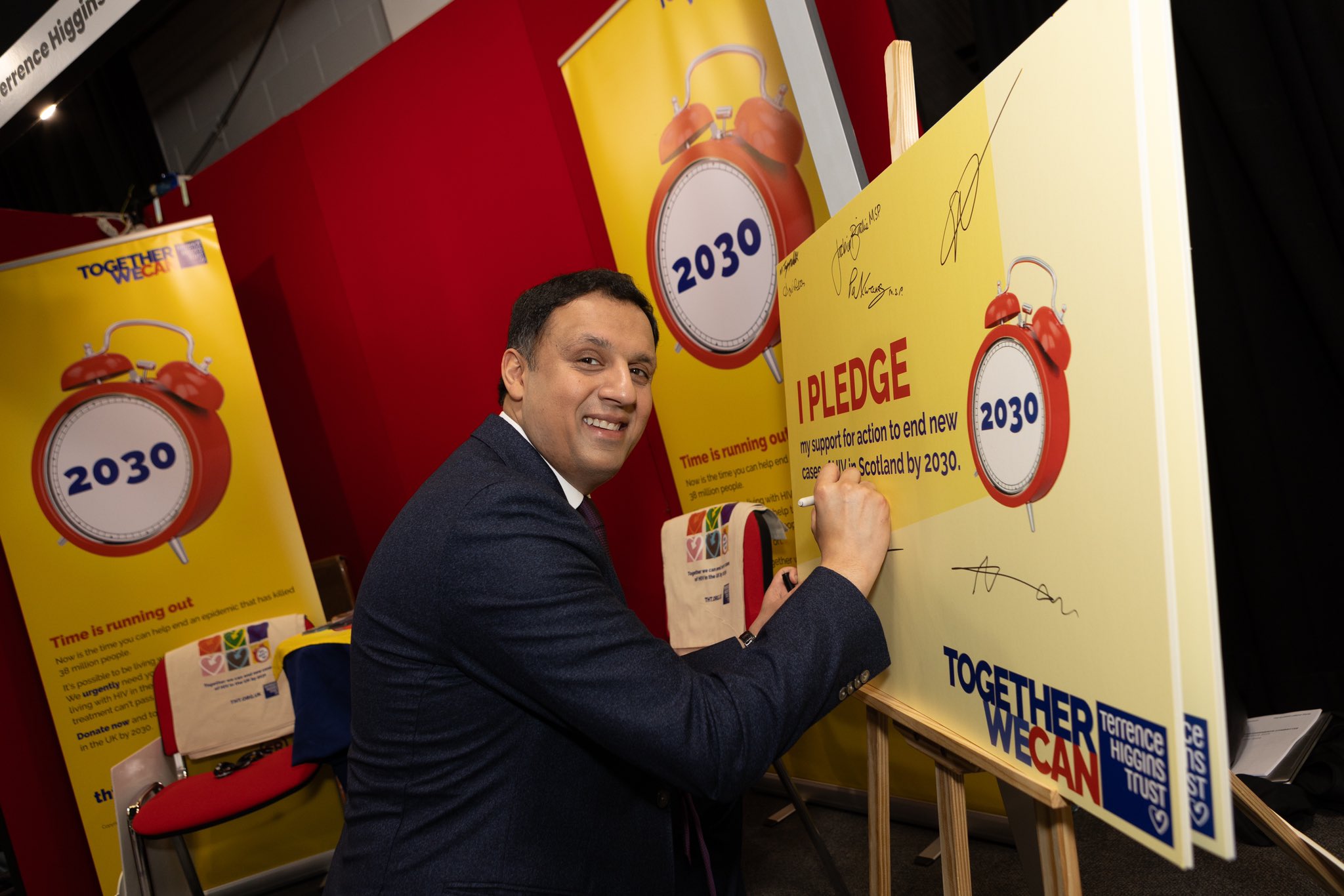 Anas Sarwar, Leader of the Scottish Labour Party and MSP for Glasgow Anas Sarwar, Leader of the Scottish Labour Party and MSP for Glasgow, signs a pledge to support our work to end new cases of HIV in the UK by 2030.