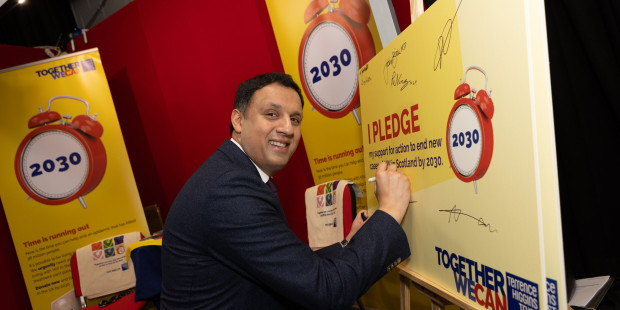 Anas Sarwar, Leader of the Scottish Labour Party and MSP for Glasgow, signs a pledge to support our work to end new cases of HIV in the UK by 2030.